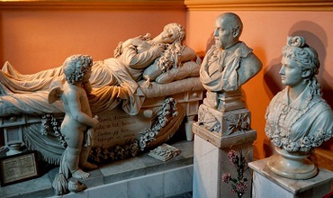 marmurovyi-nadhrobok-laury-pshezdzetskoi
